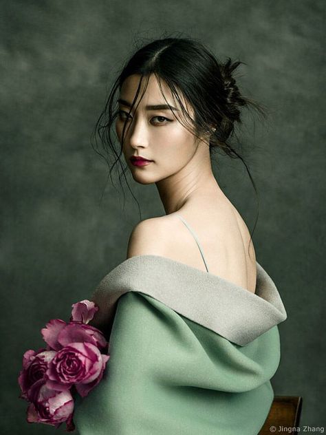 Ritratti fotografici di Zhang Jingna che sembrano quadri classici Beauty Fotografie, Fine Art Portrait Photography, Mode Editorials, 사진 촬영 포즈, Park Photography, Fine Art Portraits, Portrait Inspiration, 인물 사진, Create Photo