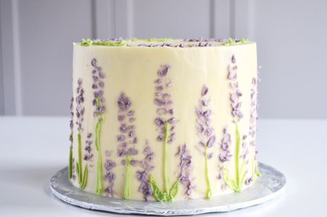 Lavender Decorated Cake, Cottagecore Cake, Lavender Dessert, Lavender Wedding Cake, Lavender Cake, 8 Cake, Bento Cakes, Parties Ideas, Simple Cake Designs