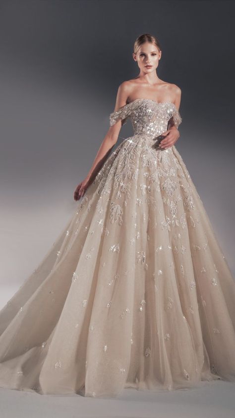 Wedding Dresses Zuhair Murad, Mommy Daughter Dresses, Zuhair Murad Bridal, Glam Wedding Dress, Haute Couture Wedding Dress, Wedding Dresses Hippie, Dreamy Wedding Dress, Most Beautiful Wedding Dresses, Fancy Wedding Dresses