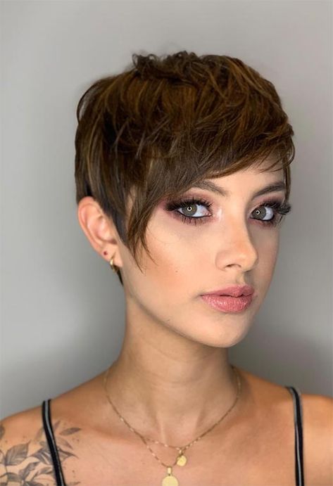 61 Extra-Cool Pixie Haircuts for Women: Long & Short Pixie Hairstyles Trendy We Fryzurach, Longer Pixie Haircut, Oval Face Hairstyles, Short Hair Trends, Bob Hairstyles For Fine Hair, Best Short Haircuts, Short Pixie Haircuts, Haircuts For Fine Hair, Short Hair Styles Pixie