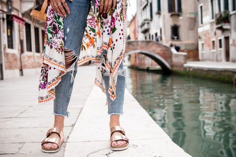 Zara Floral Kimono SS 17 Outfit copper Birkenstock Zara Jeans-7 | Feel Wunderbar Copper Birkenstocks, Birkenstocks Outfit, Birkenstock Outfit, Summer Kimono, Floral Kimono, Zara Jeans, Passion For Fashion, Birkenstock, Kimono Top