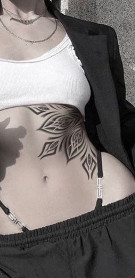 Tattoos For Women Colorful, Blackout Neck Tattoo, Tattoos For Women Dragon, Abdomen Tattoos Women, Cute Belly Tattoos, Lower Belly Tattoos For Women, Belly Tattoos For Women, Tattoos For Women Cute, Lower Stomach Tattoos For Women