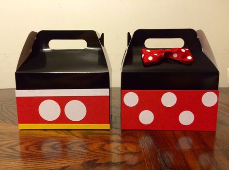 Mickey and Minnie Mouse favor boxes Minnie Mouse Favors, Boxes Decoration, Party Candy, Mouse Party, Mickey And Minnie Mouse, Minnie Mouse Party, Candy Party, Mickey And Minnie, Boy And Girl