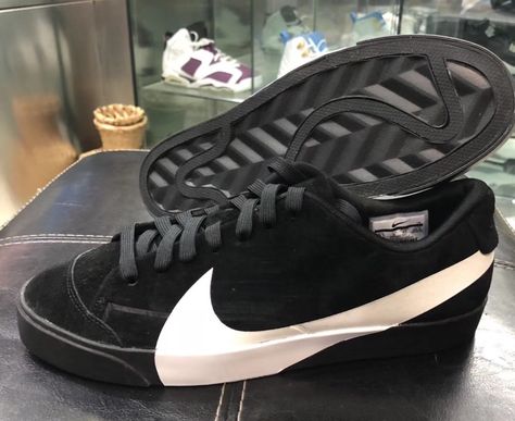 Nike Blazer Low Black White Big Swoosh Shoes Nike Black, Nike Blazer Black, Mercedes Brabus, Skate 4, Shoes Skate, Nike Blazer Low, Blazer Low, Tenis Nike, Fashion Shoes Sneakers