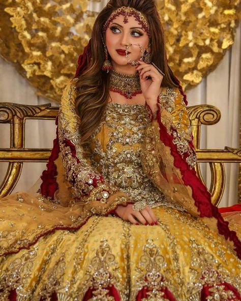 Kashees Bridal Makeup, Kashee's Bridal Dresses, Fingers Mehndi Designs, Pakistani Actress Dresses, Hairstyles Designs, Fingers Mehndi, Pakistan Bridal, Bridal Hairstyle Indian Wedding, Nikah Outfit