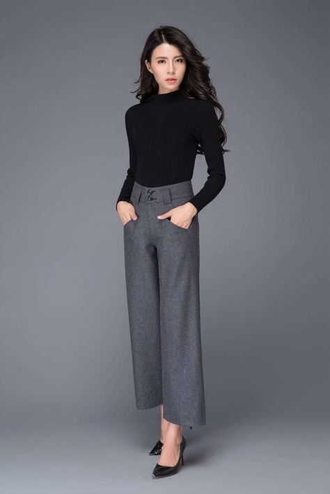 ecd62de20ea67e1c2d933d311b08178adesc51586552ri Grey Bootcut Pants Outfit, Office Wear Pants Women, Dark Gray Pants Outfit For Work, Grey Loose Pants Outfit, How To Style Gray Pants, Grey Work Pants Outfit, Grey Pants Outfit Women, Women Engineer Work Outfit, How To Style Grey Pants