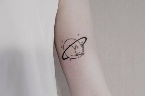 Planet Tattoo, Geometric Cat, Muster Tattoos, Cat Tat, Cat Tattoo Designs, Tattoo Feminina, Pattern Tattoo, Trendy Tattoos, Small Tattoo