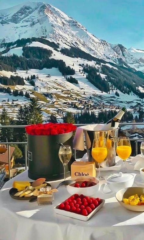 Luxury Breakfast, Romantic Breakfast, Vision Board Pictures, Luxury Lifestyle Dreams, Future Lifestyle, Vision Board 2023, Dream Lifestyle, Billionaire Lifestyle, Beautiful Places To Travel