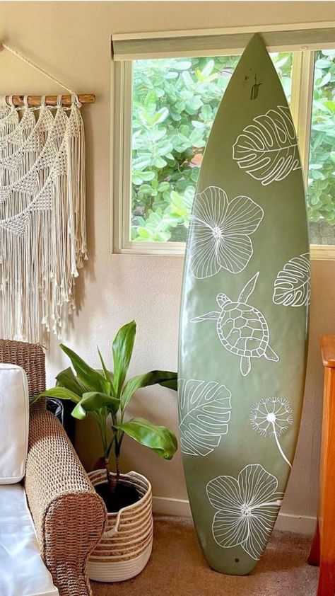 surf room ideas Surf Room Ideas, Decoration Surf, Surfer Room, Surf Room Decor, Beachy Room Decor, Beach Room Decor, Surf Room, Ocean Room, Beachy Room