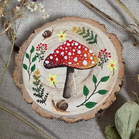 Melissa Summerhayes on Instagram: “🍄🌿🐌 • • • • • #etsy #etsyuk #etsyshop #etsyseller #woodpainting #woodart #handmade #handpainted #acrylicpainting #acryliconwood #woodslice…” Mushroom Snail, Toadstool Mushroom, Mushroom Crafts, Wood Slice Art, Wood Slice Crafts, Wood Art Projects, Wood Painting Art, Wooden Painting, Wood Slice Ornament