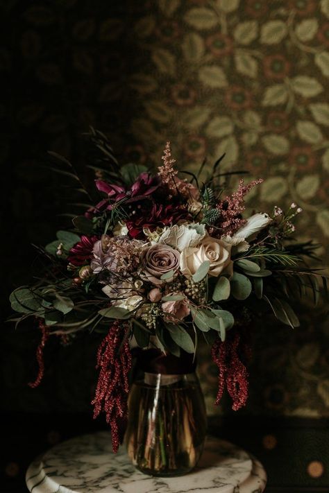 Dark Floral Arrangements Wedding, Moody Wedding Bouquet, Floral Wedding Arrangements, Moody Wedding Flowers, Bouquet Images, Tropical Wedding Flowers, Floral Greenery, Unique Wedding Flowers, Wedding Petals