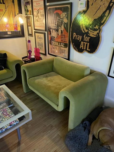 Funky Couch, Maximalist Living Room, Chaise Chair, Craft Room Office, Interior Garden, Dream Decor, Interior Inspo, Home Decor Inspiration, Luxury Living