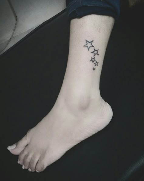 Ankle Star Tattoos For Women, Star Leg Tattoos, Vine Foot Tattoos, Star Foot Tattoos, Finger Tattoo For Women, Rose Tattoos For Women, Star Tattoo Designs, Small Girl Tattoos, Mommy Tattoos