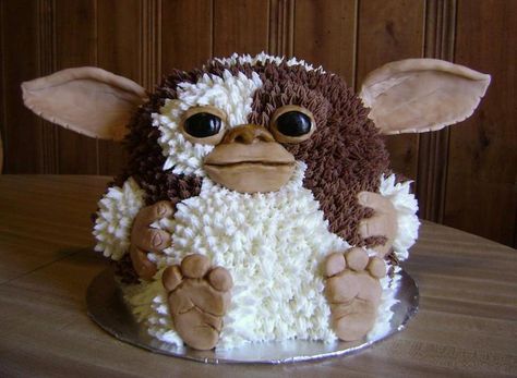 Oh I want a Gizmo cake! Movie Cakes, Cake Wrecks, Character Cakes, Crazy Cakes, Novelty Cakes, Fancy Cakes, Gremlins, Cake Creations, Pretty Cakes