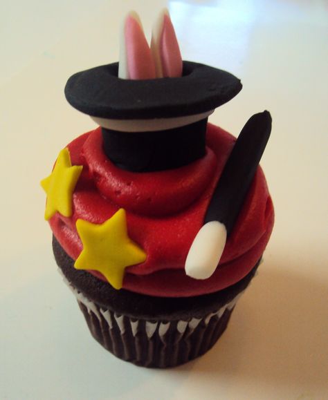 magician cupcakes--abracadabra!!! Magician Cake, Magic Party Theme, Magician Rabbit, Magician Birthday Party, Magician Party, Hat Cupcakes, Magic Birthday Party, Rabbit Hat, Magic Birthday