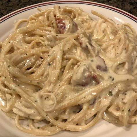 Quotes Celebrities, Homemade Alfredo, Wallpapers Quotes, Think Food, Food Goals, Food Is Fuel, Alfredo Sauce, Food Obsession, Pretty Food