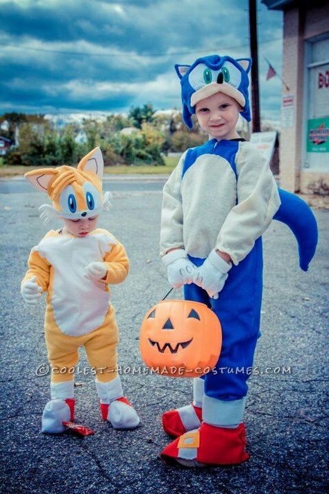 My 4 year old wanted to be Sonic the Hedgehog. But I had a 1 year old son who in my eyes, HAD to have a matching costume. The only other choice was Tails. But they do not make a Tails costume. Everyone kept telling me Tails was a girl. I looked it up online ... Read more The post Cutest Sonic and Tails Homemade Costume appeared first on Coolest Homemade Costumes. Sonic Tails Costume, Sonic The Hedgehog Halloween, Tails Costume, Halloween Celebrity, Amy Rose Hedgehog, Sonic The Hedgehog Costume, Cool Couple Halloween Costumes, Sonic Costume, Iconic Costumes