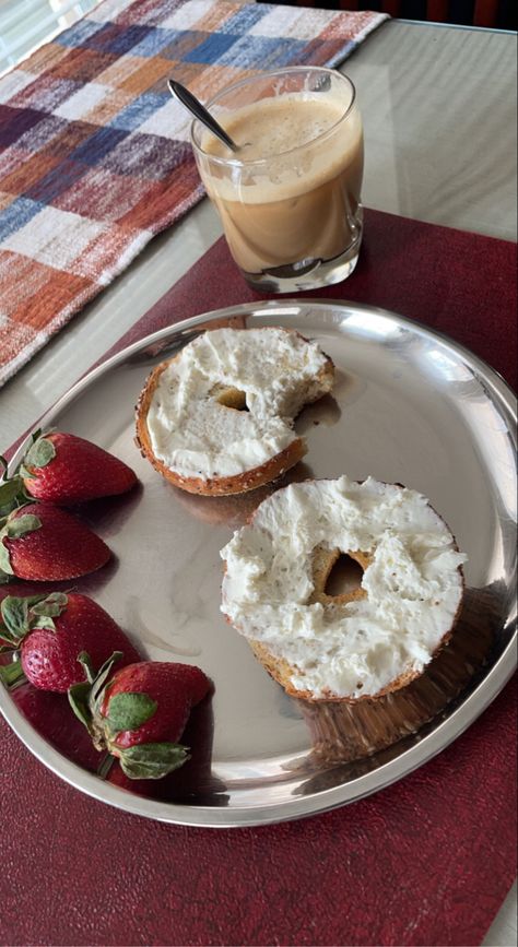 Bagel With Cream Cheese Breakfast, Cream Cheese Bagel Aesthetic, Bagel And Cream Cheese Aesthetic, Bagel With Cream Cheese Aesthetic, Cream Cheese Aesthetic, Bagel Aesthetics, Bagels Aesthetic, Bagel And Cream Cheese, Cheese Aesthetic