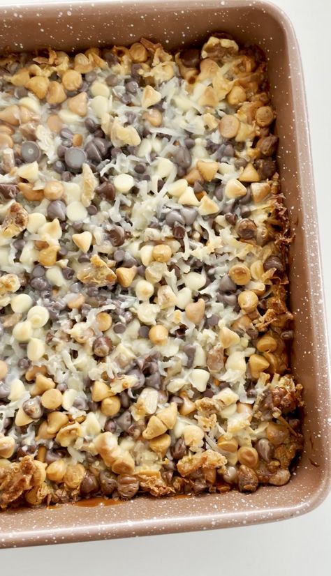 Magic Cookie Bars - Dang That's Sweet Magic Cookie Bar Recipe, Cracker Dessert, Chocolate And Coconut, Magic Cookie Bars, Coconut Desserts, Dessert Bar Recipe, Cookie Bar Recipes, Easy Baking Recipes, Homemade Desserts