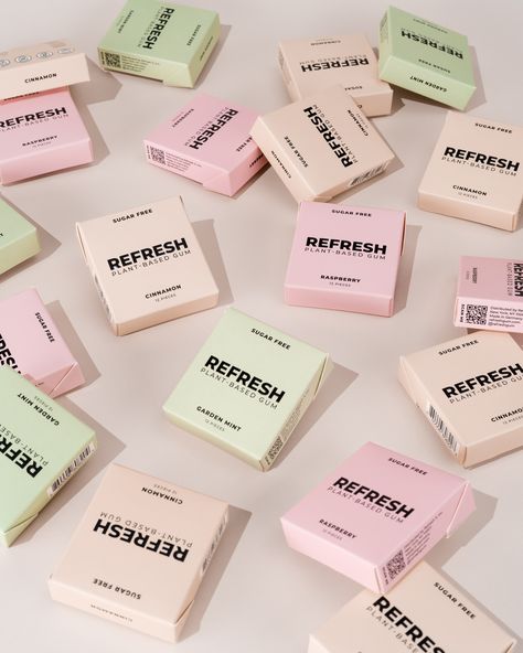 We couldn’t find a chewing gum that met our standards. So we made our own. #refreshgum #gum #mint #raspberry #cinnamon #vegan Gum Packaging, Gum Mint, Chewing Gum Brands, Gum Brands, Soap Packaging Design, Mint Logo, Sugar Free Gum, Pastel Colour Palette, Box Packaging Design