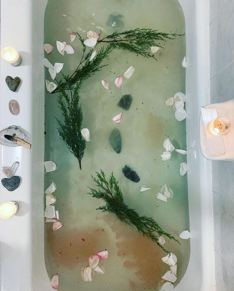 Homesick Candles, Bath Photography, Moon Bath, Rainy Sunday, Spiritual Bath, Bath Recipes, New Moon Rituals, Dream Bath, Herbal Bath