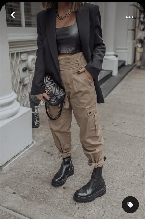 Leather Crop Top, Street Style Blog, Fashion Blogger Style, Neue Outfits, Looks Street Style, Looks Black, Nyc Fashion, Edgy Outfits, Fashion Mode