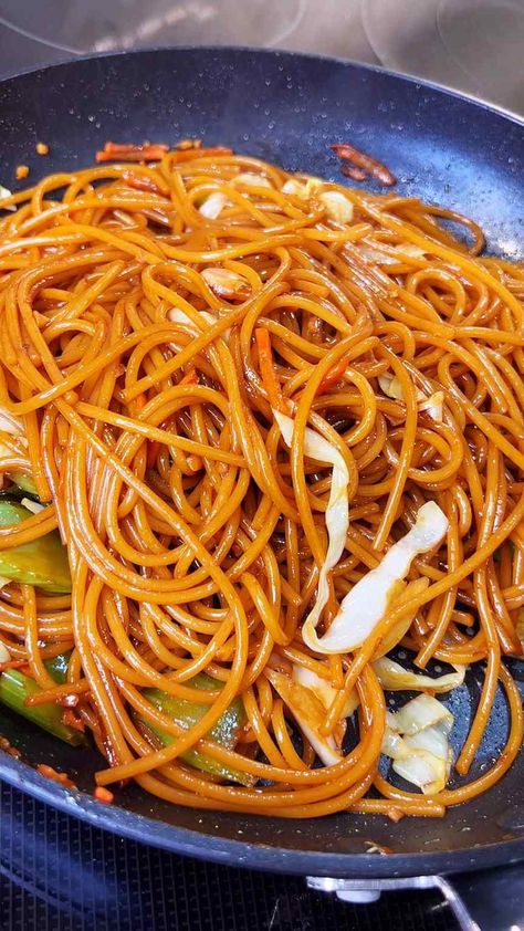 Stir Fry Spaghetti - Chinese stir fry noodles recipe Stir Fry Spaghetti Noodles, Recipes With Spaghetti Noodles, Stir Fry Spaghetti, Lomein Recipes, Chinese Stir Fry Noodles, Fry Noodles Recipe, Stir Fry Noodles Recipe, Fried Spaghetti, Korean Meals