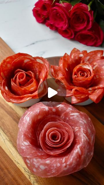 5,246 likes, 255 comments - inspo_by_rio_ on November 10, 2021: "3 ways to make salami roses 🌹🌹🌹 Which one do you like the most? If this post inspires ..." Pepperoni Flower Tutorial, Tapas Board Ideas, Salami Decoration Ideas, Salami Rose Tutorial, Salami Flowers Video, How Do You Make A Salami Rose, Flower Salami Diy, Making Salami Roses, Peperoni Rose