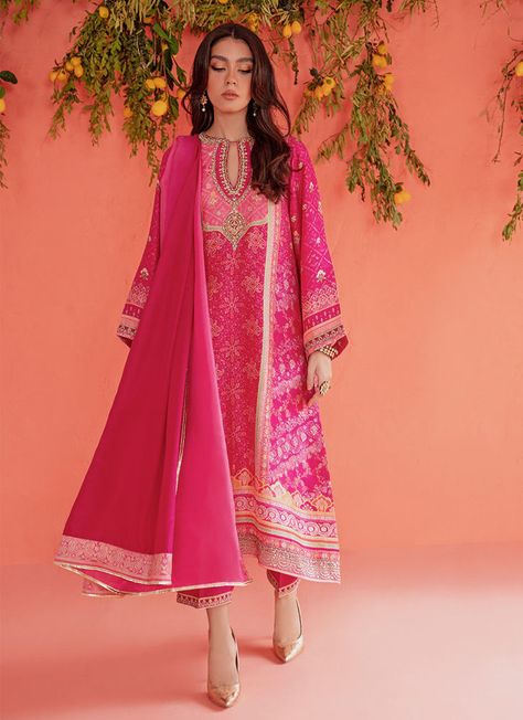 Casual Pakistani Dresses, Clothes Pakistani, Magenta Colour, Farah Talib Aziz, Embellished Wedding Dress, Boutique Studio, Colour Fashion, Asim Jofa, Eid Ul Fitr