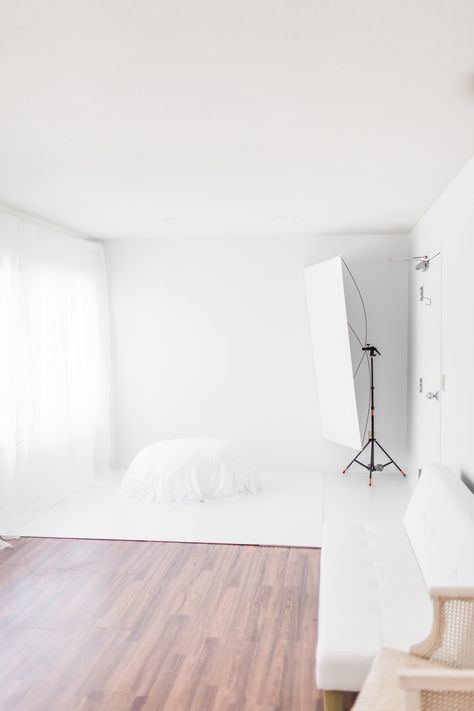 Small Photo Studio, Small Photography Studio, Newborn Photographer Studio, Photography Studio Spaces, Photo Studio Design, Photography Studio Decor, Photography Room, Home Photo Studio, Photography Studio Design