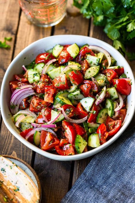 Tomato Burrata Salad, Tomato Cucumber Salad, Vinegar Chicken, Cucumber Salad Recipe, Burrata Salad, Fresh Summer Salad, Light Appetizers, Cucumbers And Onions, Tomato Cucumber