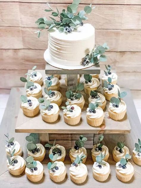 Cupcake Wedding Cake, Cupcake Wedding, Idee Babyshower, Cake And Cupcakes, Wedding Cakes With Cupcakes, Simple Wedding Cake, Future Wedding Plans, Cute Wedding Ideas, Wedding Cupcakes