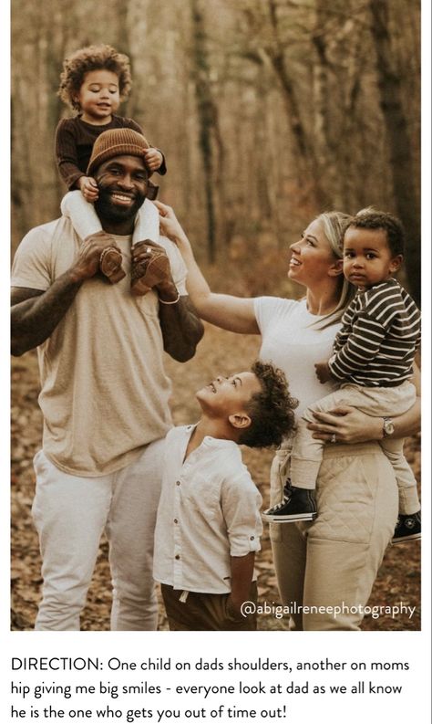 Family Photos Black People, Big Family Photo Shoot Ideas, Sims Family, Fam Goals, Fam Photos, Big Family Photos, Dirty Boots, Fall Pics, Family Photoshoot Poses