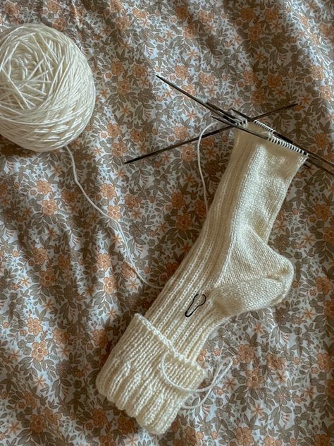 Knitting Socks Aesthetic, Knitted Socks Aesthetic, Sims Lore, Sock Aesthetic, Grandma Hobbies, Summer Hobbies, Basic Socks, Aesthetic Socks, Socks Aesthetic