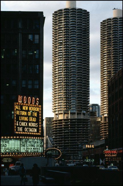 @HistoryInPix : Dearborn and Randolph 1985 Chicago.  Photo by Ferdinando Scianna https://t.co/Iyt5OTeoHQ Chicago Cityscape, Calumet City, Windy City, Love Letter, Route 66, Illinois, Skyscraper, Cityscape, Multi Story Building