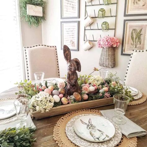 26 Beautiful Decorating Ideas To Celebrate Spring Using Dough Bowls Easter Bunny Centerpiece, Diy – Velikonoce, Easter Table Setting, Diy Osterschmuck, Bunny Plates, Tafel Decor, Easter Table Settings, Spring Centerpiece, Easter Tablescapes