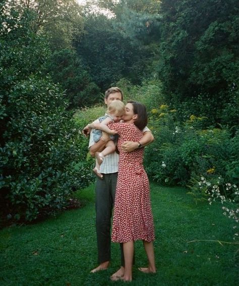 Non Posed Family Photography, Ethereal Family Photoshoot, Family Film Photos, Botanical Garden Family Photoshoot, Non Traditional Family Photos, Family Film Photography, 70s Family Photos, Family Garden Photoshoot, That Mom Aesthetic