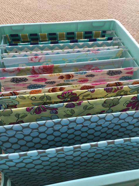 How to sew a hanging file folder from fabric Paper Clutter Solutions, Outdoor Toy Storage, Folder Diy, Jewelry Storage Solutions, File Folder Organization, Jewelry Storage Diy, Hanging Folders, Hanging File Folders, Studio Organization