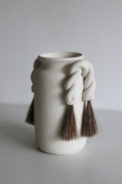 The Expert - Horsehair Vase Papel Mache, The Expert, Horse Hair, Ceramic Clay, A Name, Wabi Sabi, Decorative Accessories, Stoneware, Tops Designs