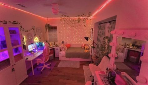 Led Gaming Setup Aesthetic, Led Light And Fairy Lights Bedroom, Bedrooms With Gaming Setups, Aesthetic Room With Gaming Setup, Gamer Room Inspiration, Room Decor Bedroom Gaming, Pink Room With Led Lights, Fairy Lights With Led Lights Bedroom, Room Ideas With Gaming Setup