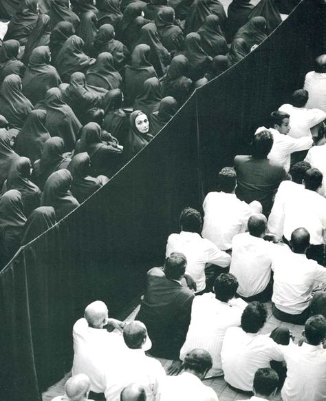 SHIRIN NESHAT  (b. 1957)  "FERVOR" (CROWD FROM BACK, WOMAN LOOKING OVER  HER SHOULDER) Shirin Neshat, Foto Art, Ex Machina, White Photo, White Photography, Black And White Photography, Street Photography, Photography Inspiration, Che Guevara