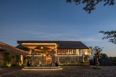 Gallery of The Alia Residence / Axial Studio - 15 Axial Studio, Architecture 101, Car Porch, Gable House, Tropical Resort, Modern Tropical, Modern Exterior, Photo Studio, Modern House