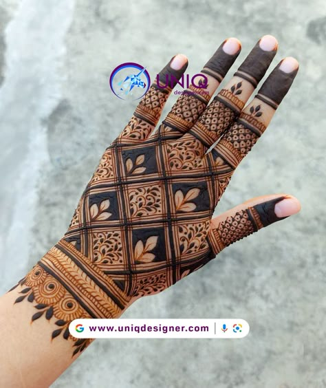 Chex Mehndi Design Back, Bake Side Mehndi Design, Chex Mahendi Design, Gauri Vrat Mehndi, Mehndi Design Images Full Hand, Chex Mehndi Design, New Mehndi Designs Unique, Floral Henna, Floral Henna Designs