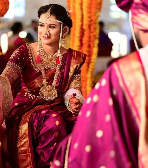 Wedding Matching Outfits, Marathi Bride, Marathi Wedding, Wedding Outfits For Women, Latest Bridal Blouse Designs, Bride And Groom Outfits, Nauvari Saree, Bridal Sarees South Indian, Indian Bridal Sarees