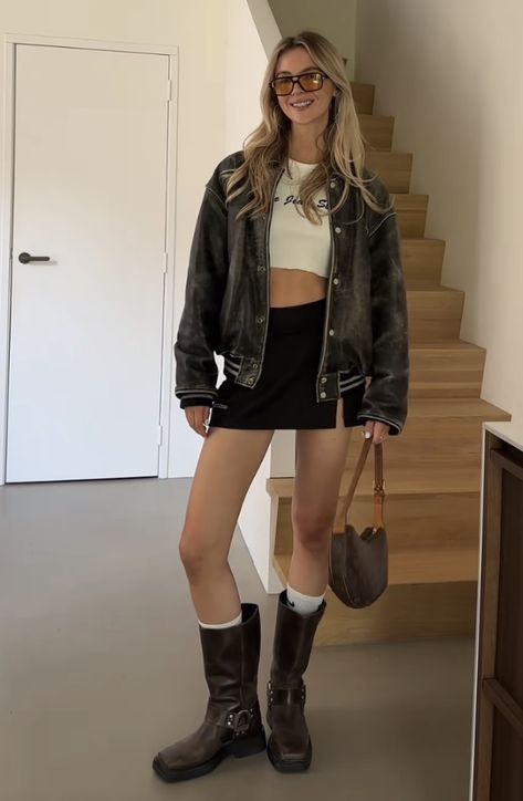 leather jacket leather jackets outfit trendy cute inspo inspiration 90s black brown red Motor Boots Women Outfit, Astor Boots Outfit, Brown Buckle Boots Outfit, Moto Boots Outfit Summer, Motto Boots Outfits, Biker Boots Outfit Summer, Black Buckle Boots Outfit, Brown Moto Boots Outfit, Moto Boot Outfit