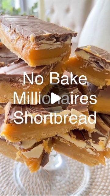 No Bake Millionaire Shortbread, No Bake Squares Recipes, Caramel Slices, Recipes No Bake, Baking Instagram, Condensed Milk Desserts, Millionaire Shortbread Recipe, Millionaire Bars, Millionaires Shortbread