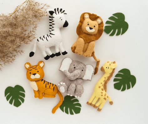 Animals Sewing, Bos Baby, Felt Toys Patterns, Felt Animal Patterns, Safari Theme Party, Animal Sewing Patterns, Felt Pattern, Unique Toys, Safari Party