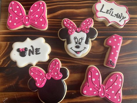 Birthday Sugar Cookies, Minnie Mouse Cookies, Shortbread Recipe, Sugar Cookie Royal Icing, Meringue Powder, Sugar Cookie Recipe, Royal Icing Decorations, Star Cookies, Minnie Mouse Birthday Party