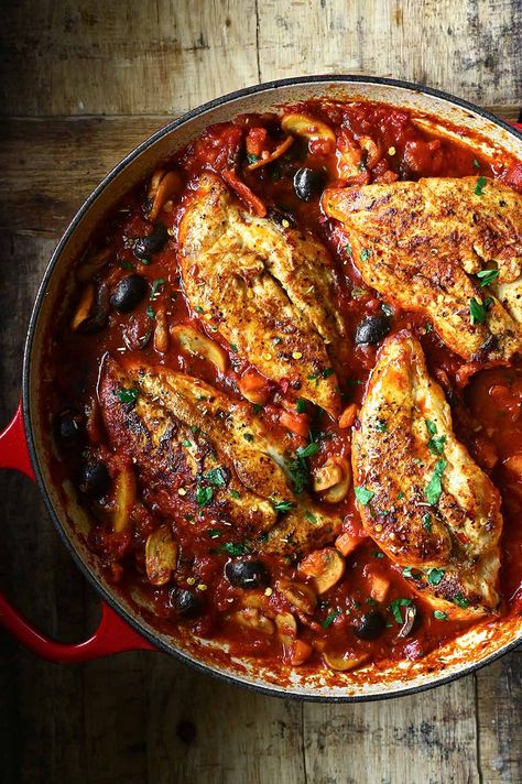 Chicken Cacciatore Easy, Easy Chicken Cacciatore, Dumplings Chicken, Easy Weeknight Chicken, Easy Skillet Chicken, Weeknight Chicken, Cacciatore Recipes, Chicken Cacciatore Recipe, Fitness Meals