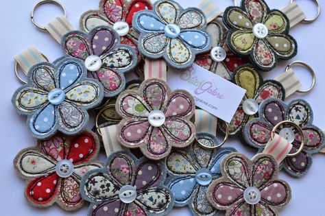 Stitch Galore: Busy week making key rings Quilted Key Chains, Freehand Machine Embroidery, Scrap Fabric Projects, Fabric Brooch, Free Motion Embroidery, Handmade Boutique, Small Sewing Projects, Denim Crafts, Bag Charms